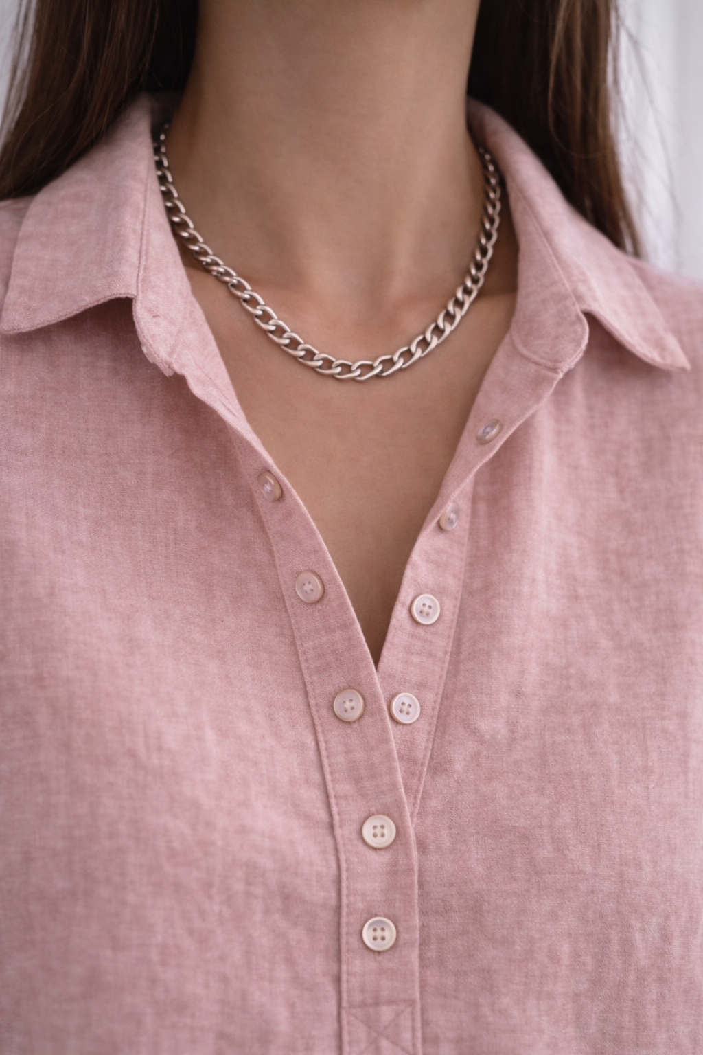 Camicetta con colletto e dettaglio bottoni