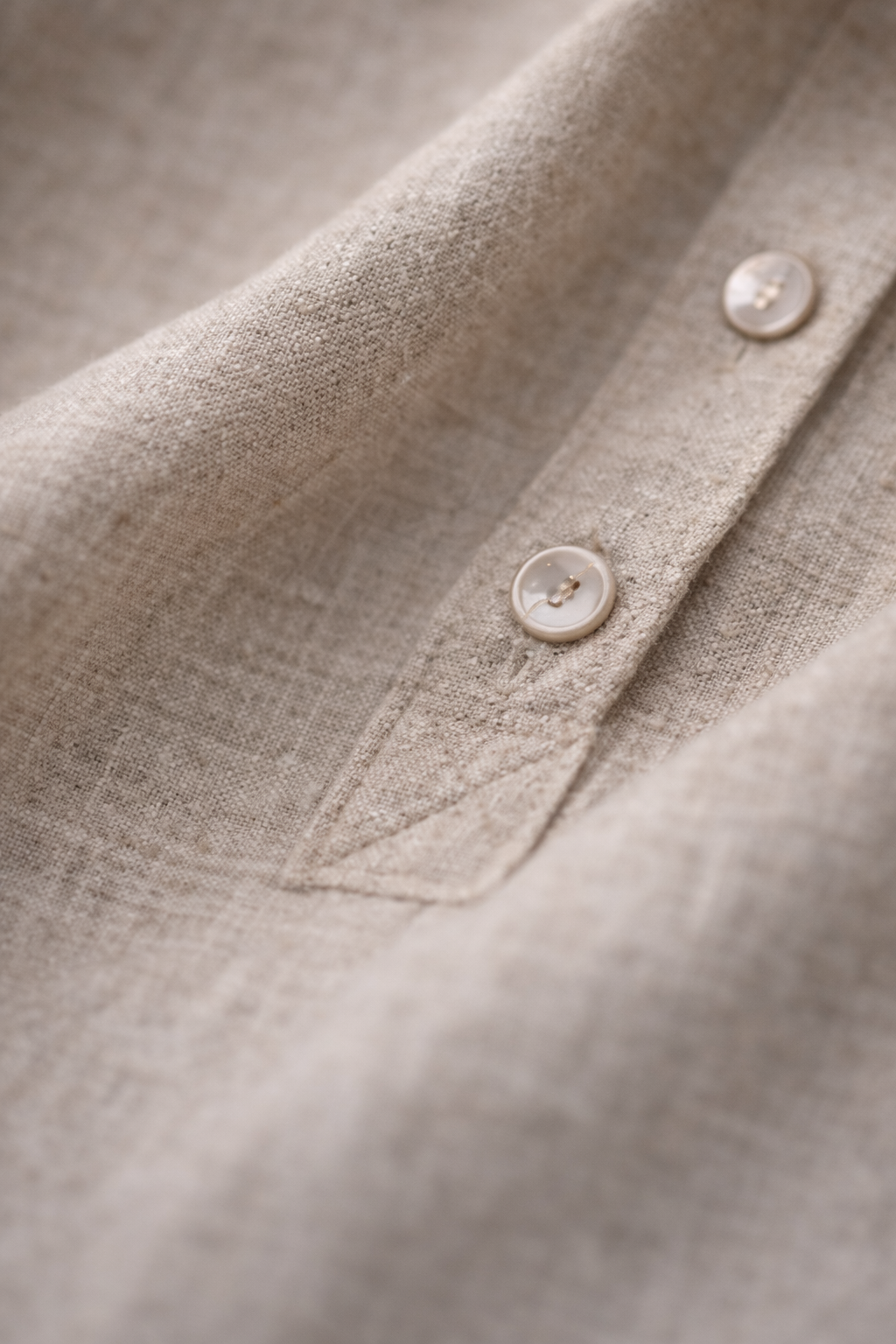 Camicetta con colletto e dettaglio bottoni